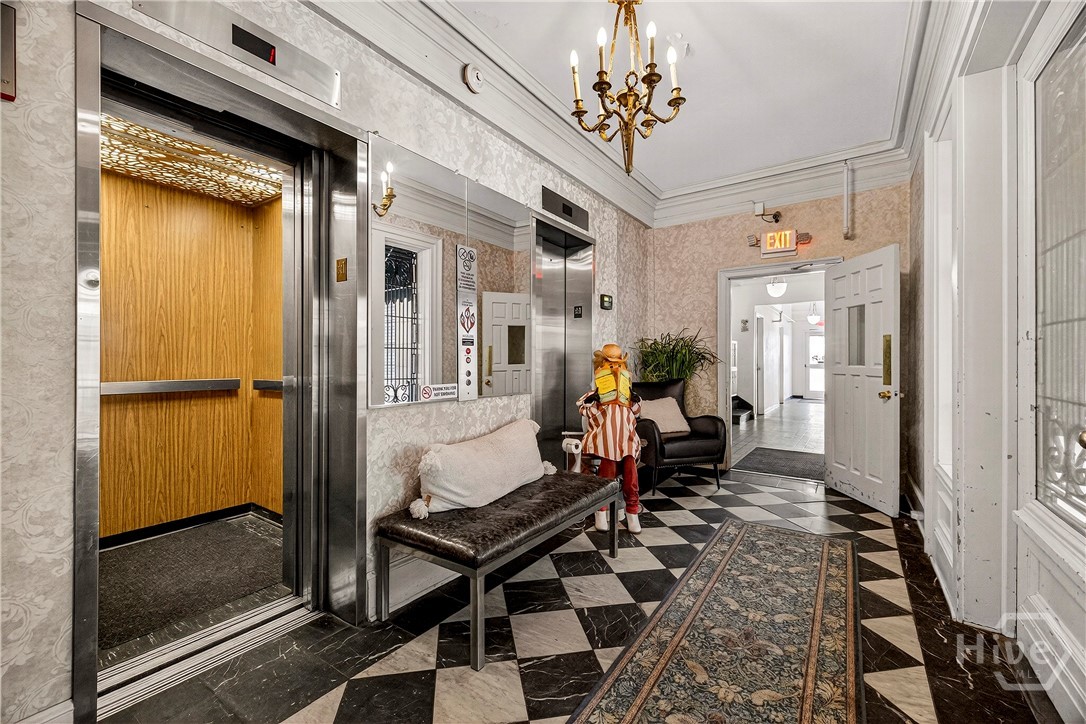 24 E Liberty Street 36
