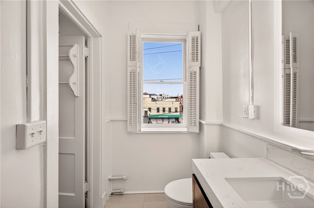 24 E Liberty Street 36