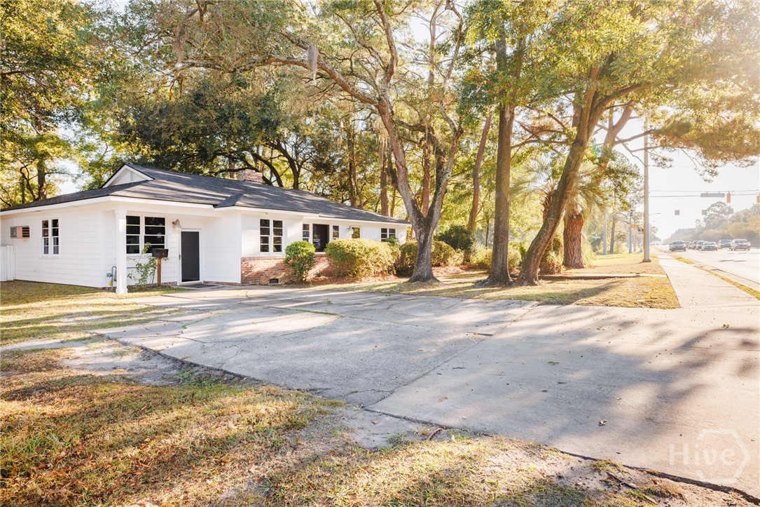 112 E Derenne Avenue