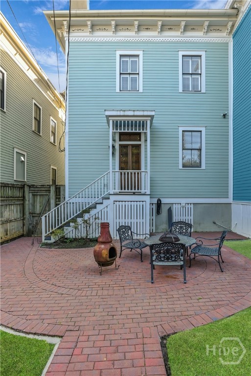 214 W Waldburg Street