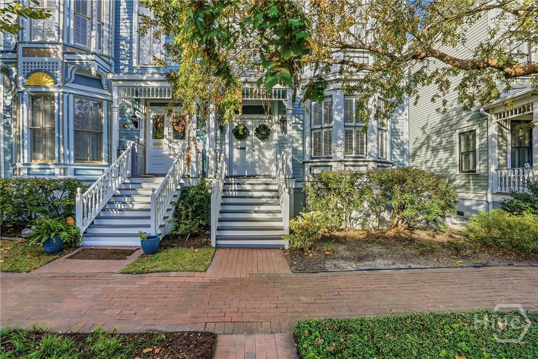 214 W Waldburg Street