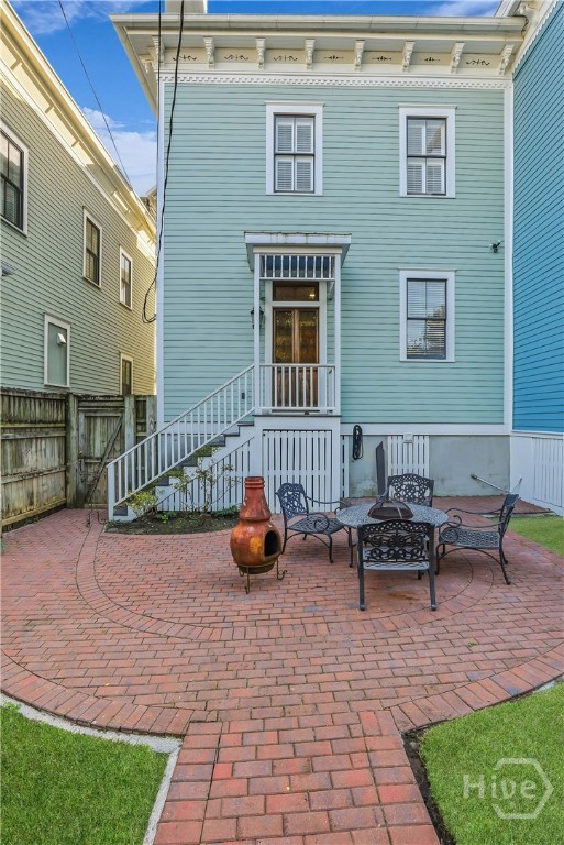 214 W Waldburg Street