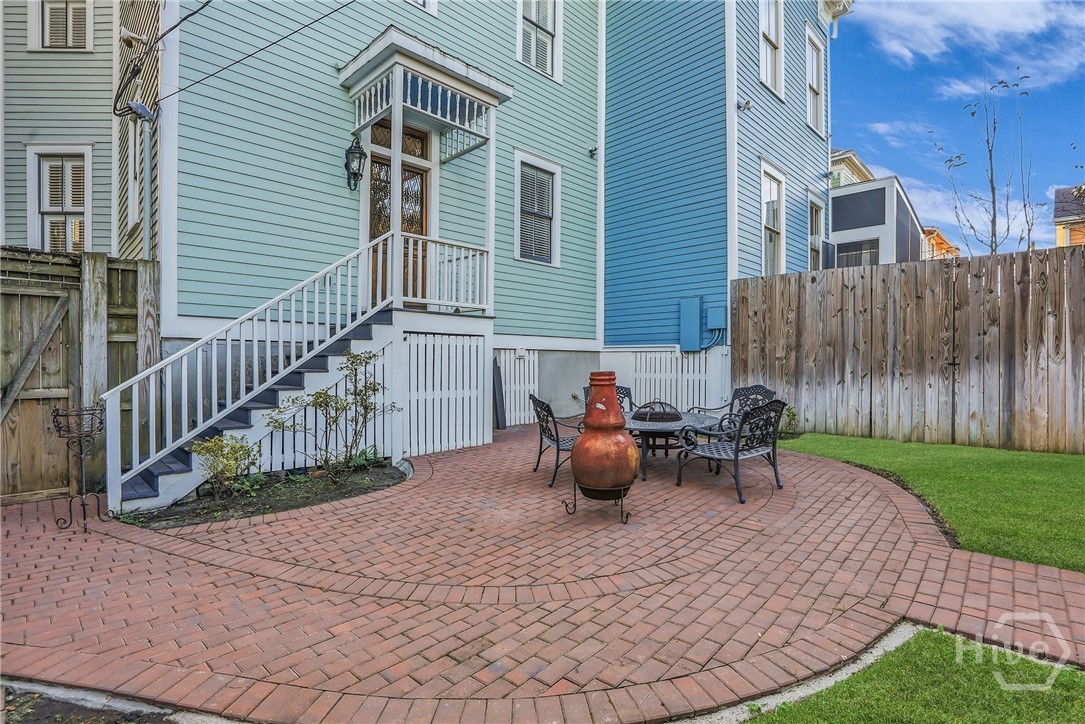 214 W Waldburg Street