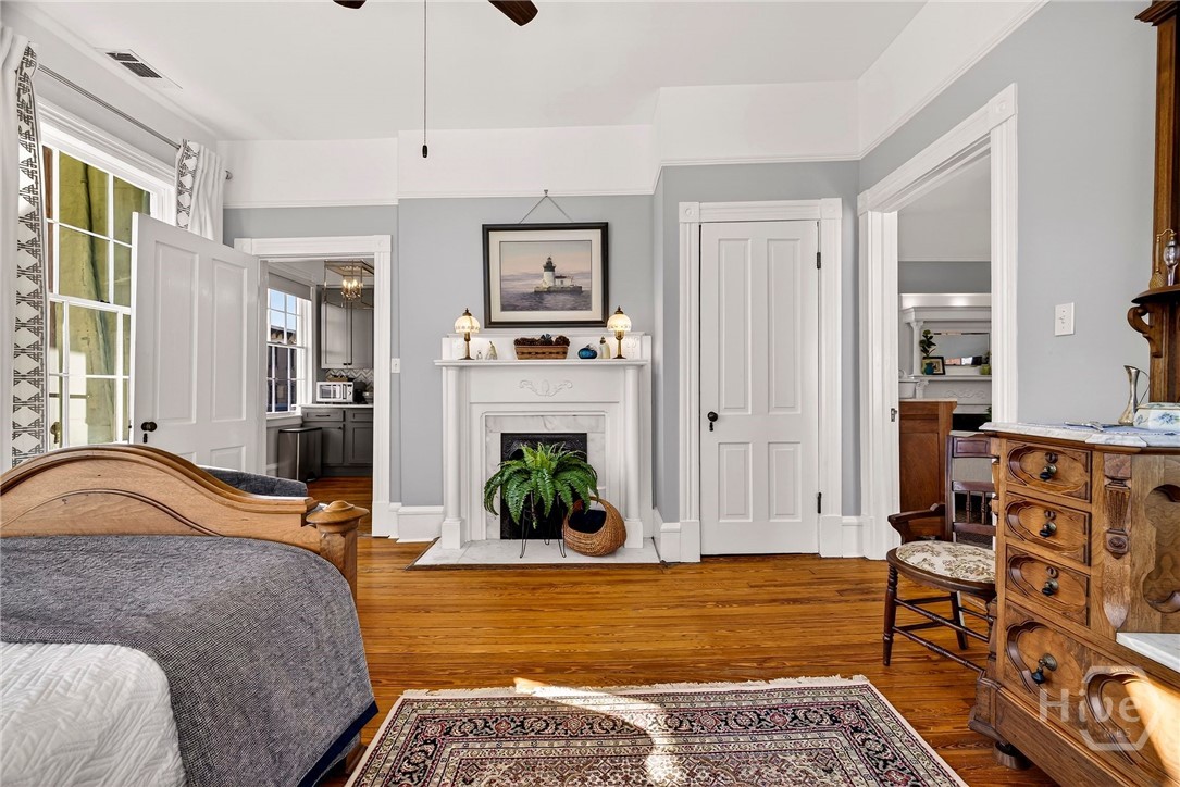 15 E Jones Street 3B