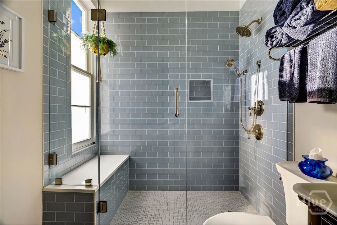 15 E Jones Street 3B