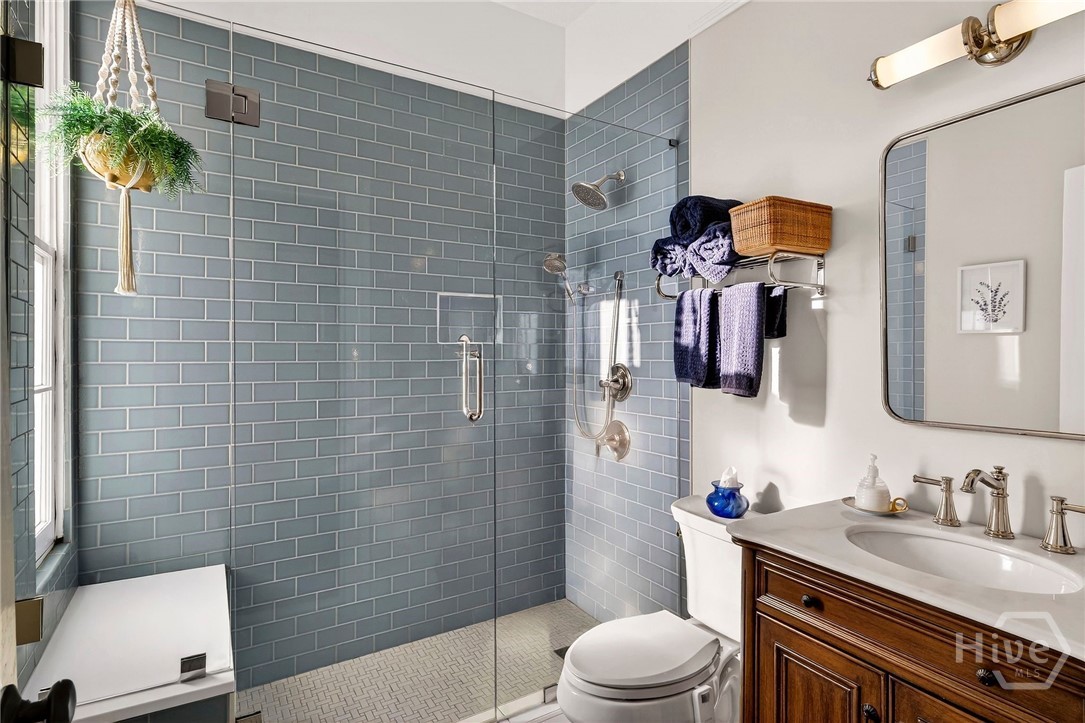 15 E Jones Street 3B