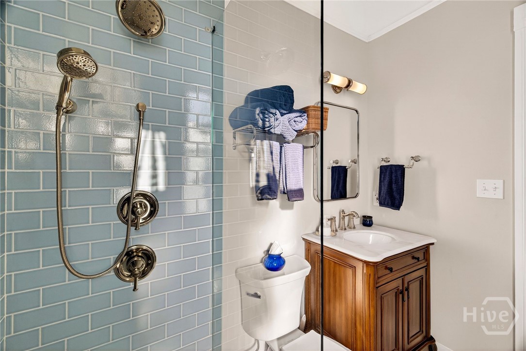 15 E Jones Street 3B