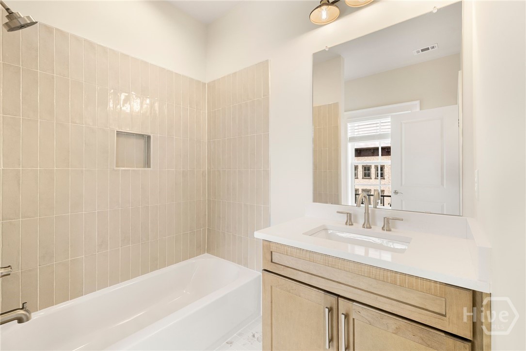 354 Eastern Wharf Avenue