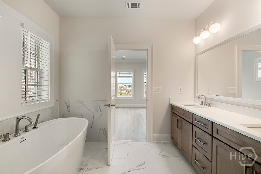 354 Eastern Wharf Avenue