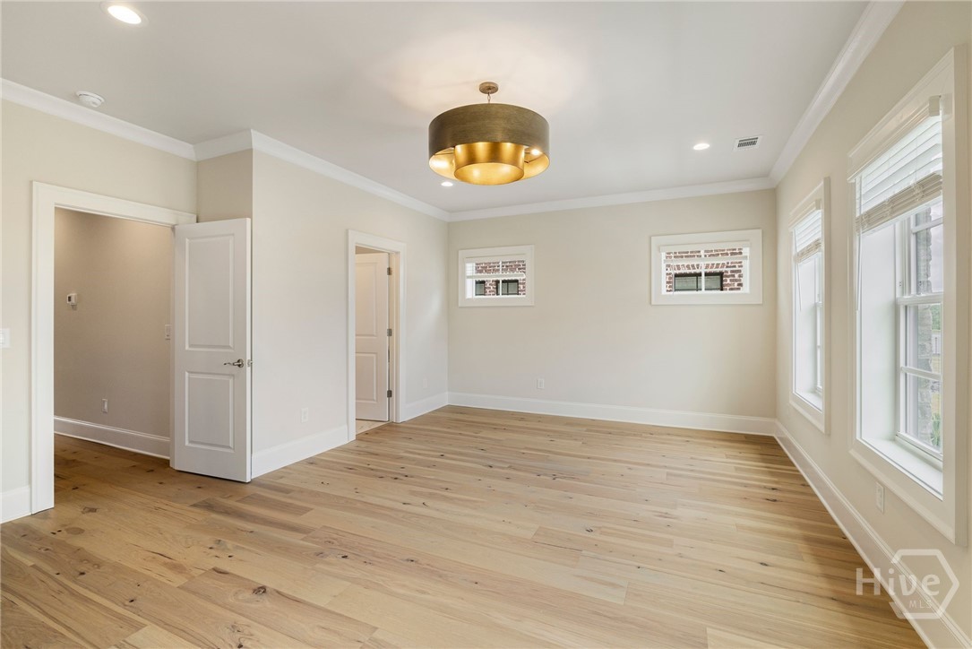 354 Eastern Wharf Avenue