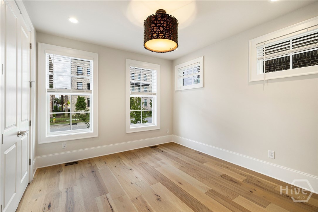 354 Eastern Wharf Avenue