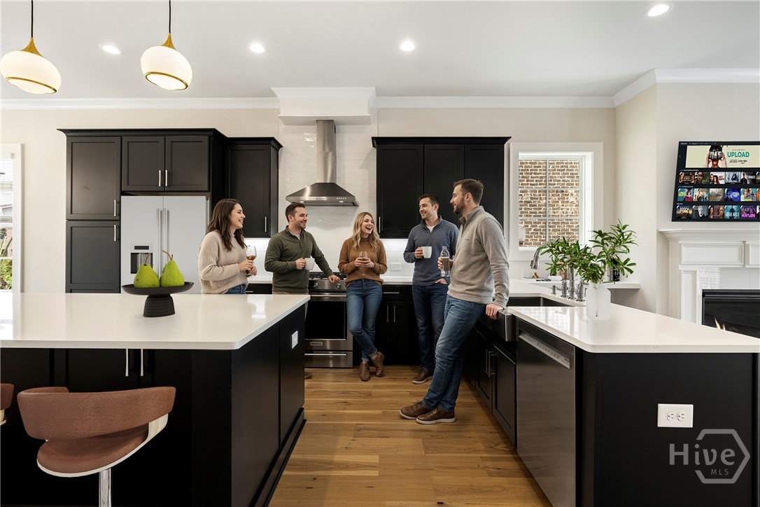 354 Eastern Wharf Avenue