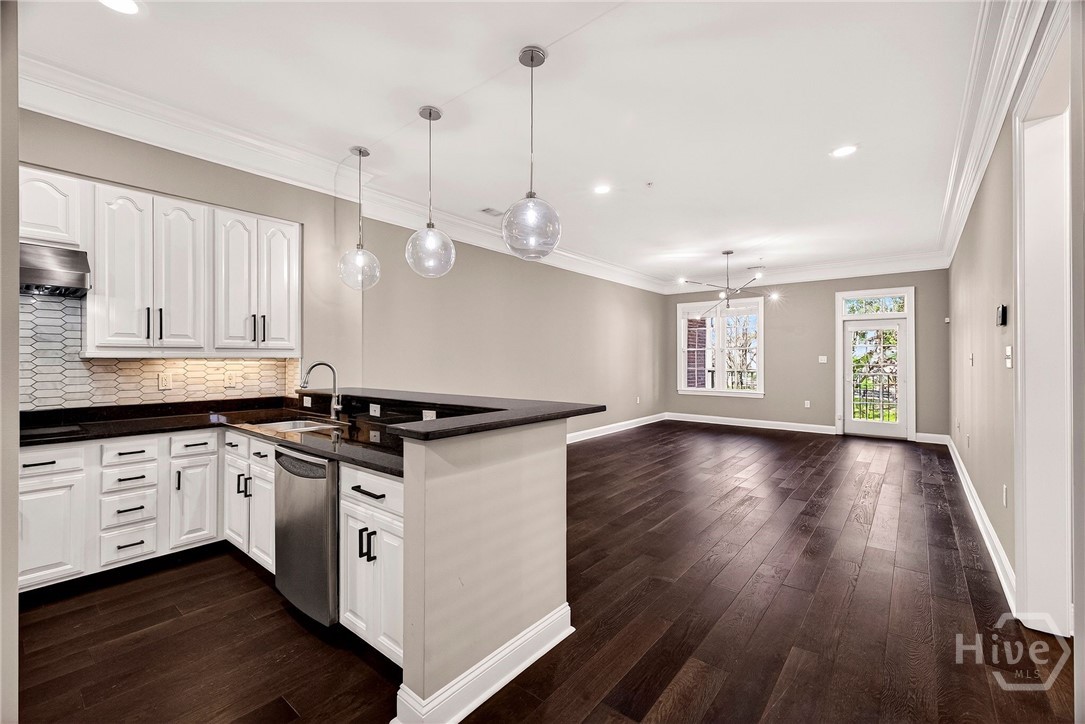 323 W Jones Street 104