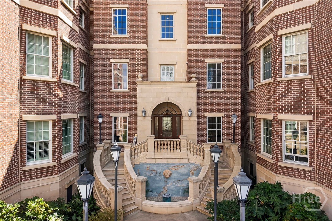 323 W Jones Street 104