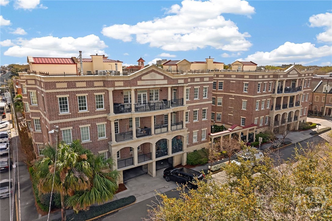 323 W Jones Street 104