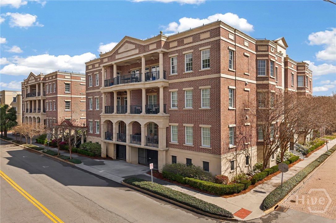 323 W Jones Street 104