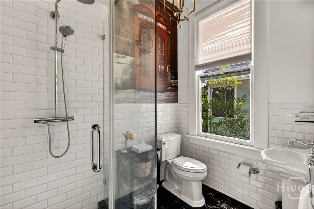 121 E 36th Street