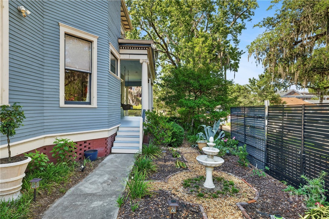 121 E 36th Street