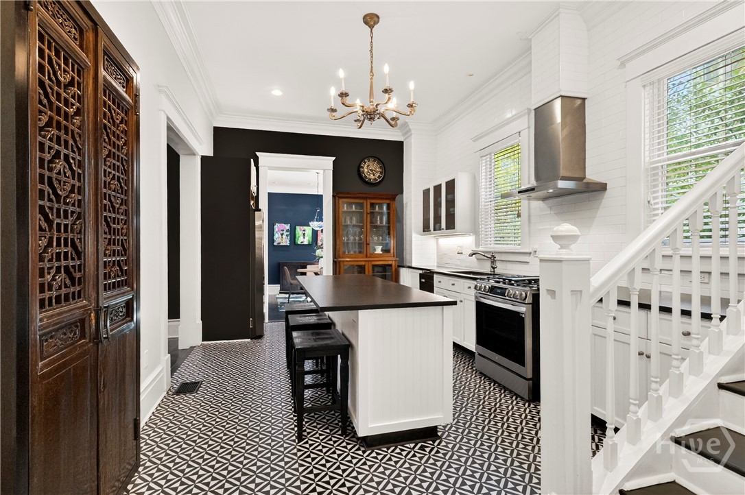 121 E 36th Street