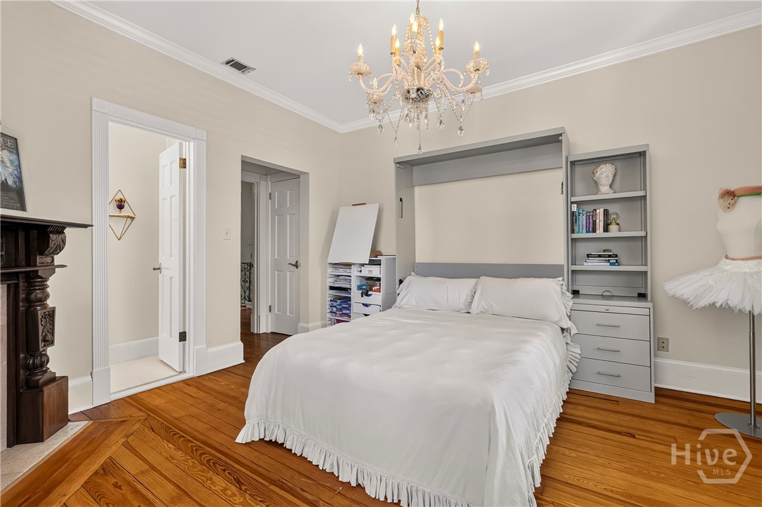 529 E 44th Street
