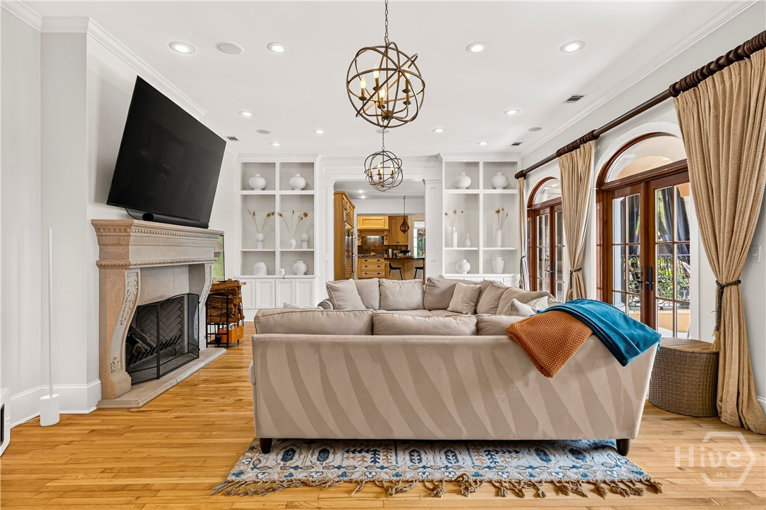 529 E 44th Street