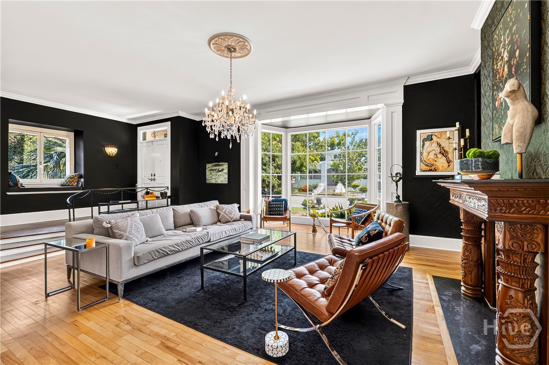 529 E 44th Street