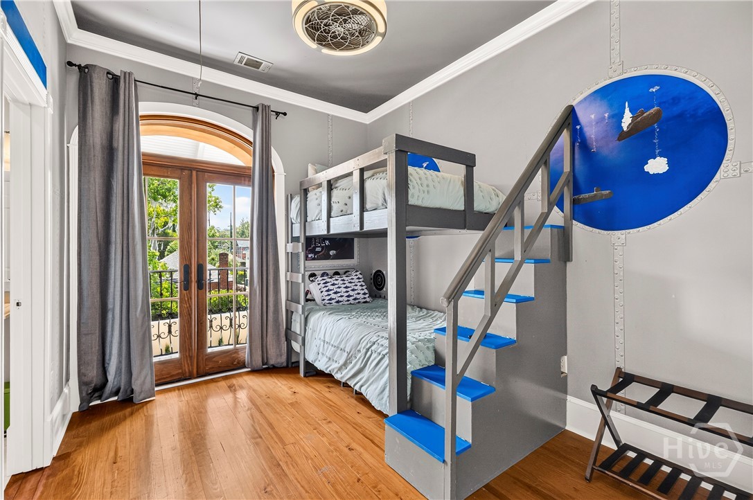 529 E 44th Street