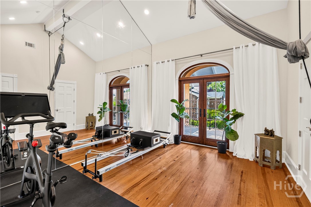 529 E 44th Street