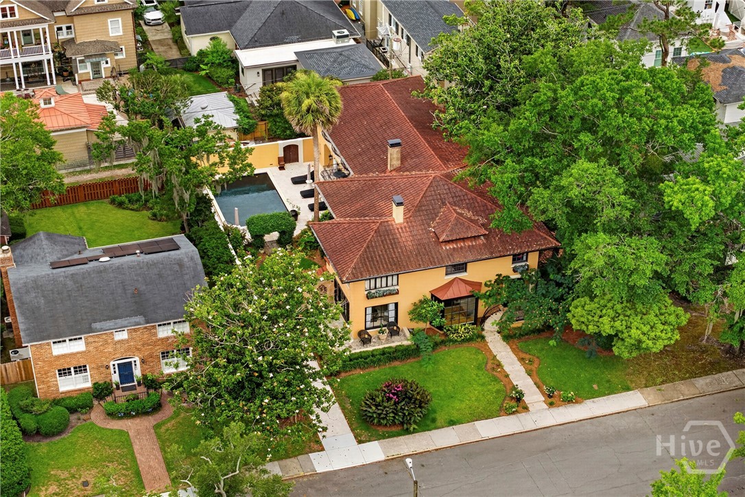 529 E 44th Street