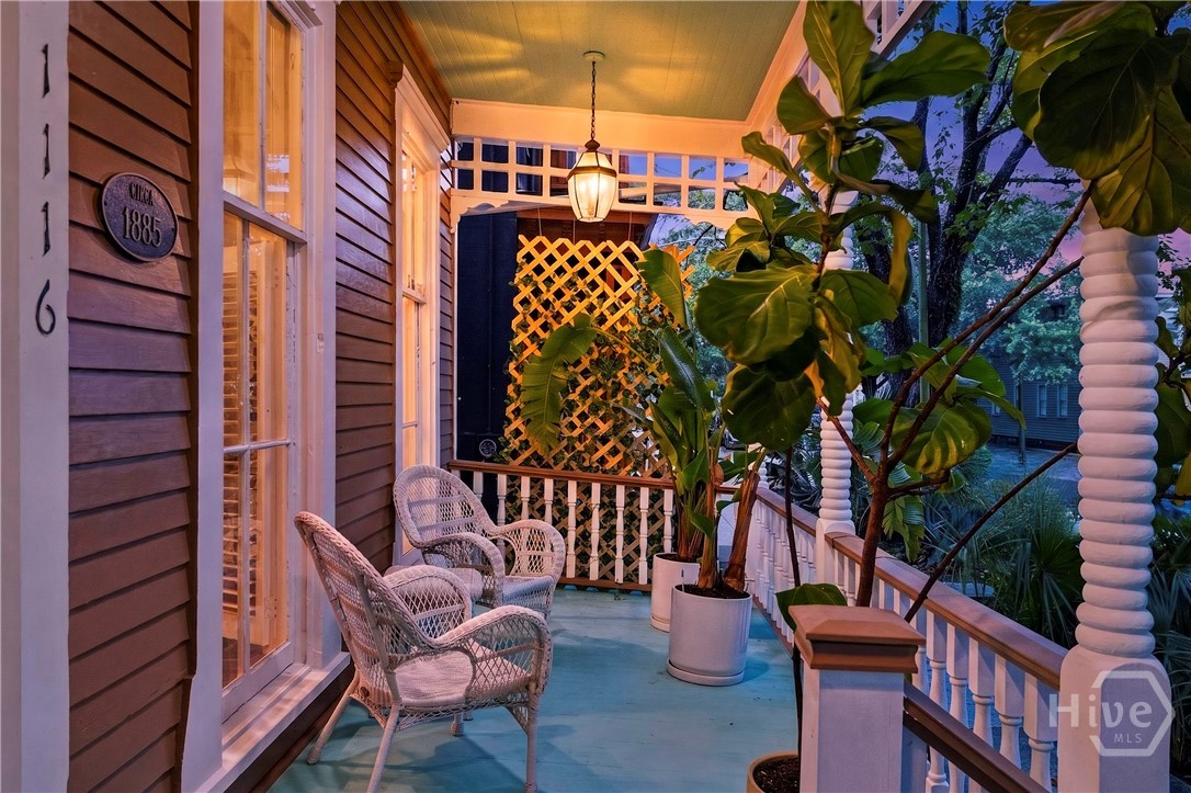 1116 Barnard Street