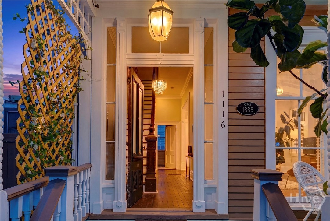 1116 Barnard Street