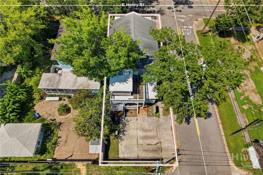743 E Henry Street