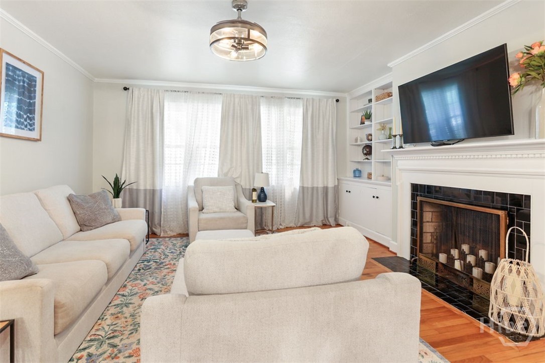 5534 Camelot Drive