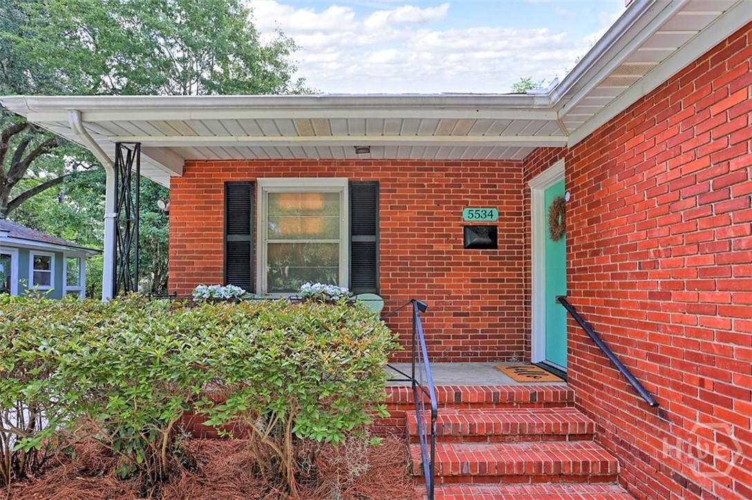 5534 Camelot Drive