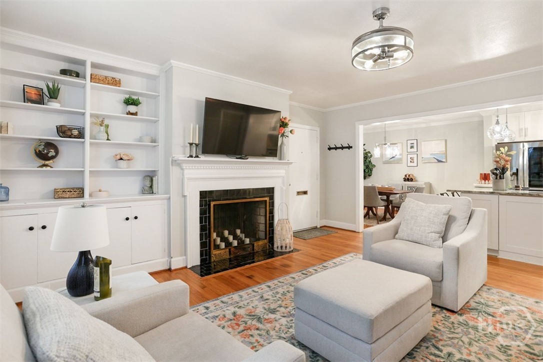 5534 Camelot Drive