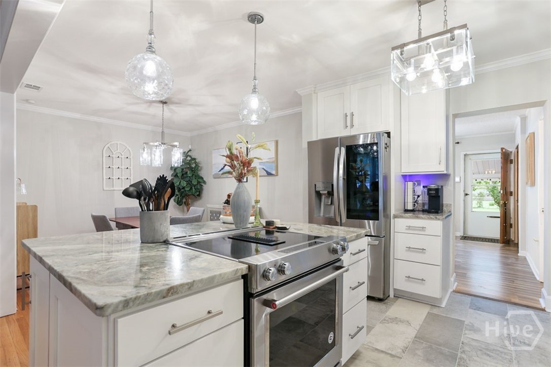 5534 Camelot Drive