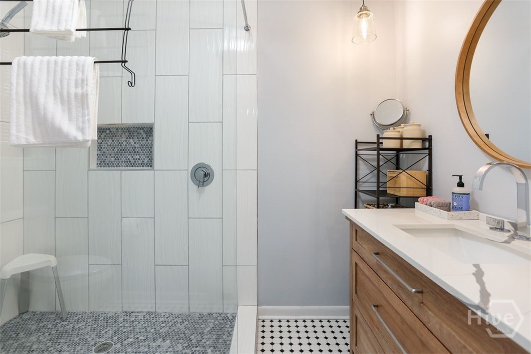 5534 Camelot Drive