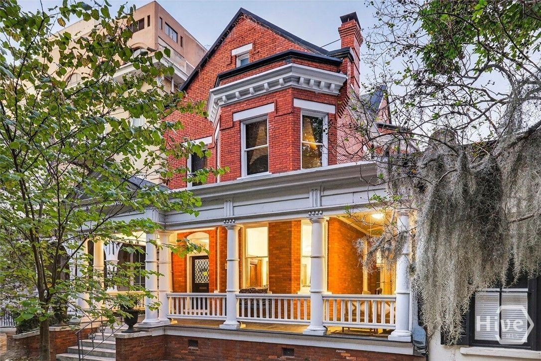 106 E Harris Street