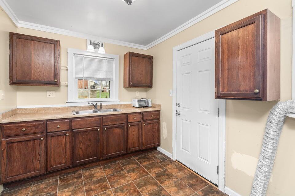 143-145 Hutchins Drive