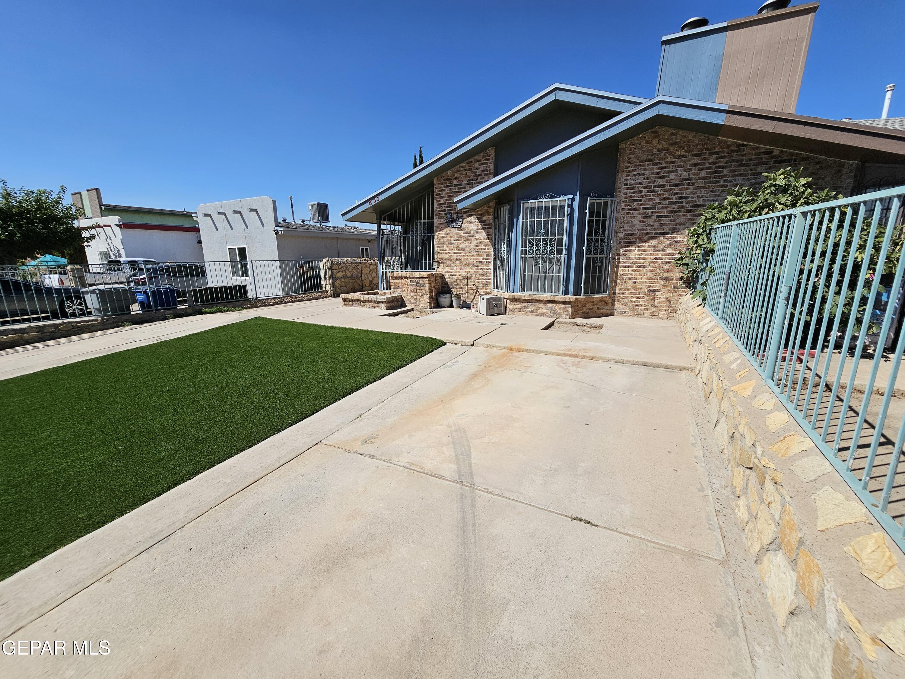 833 DESTELLO Road
