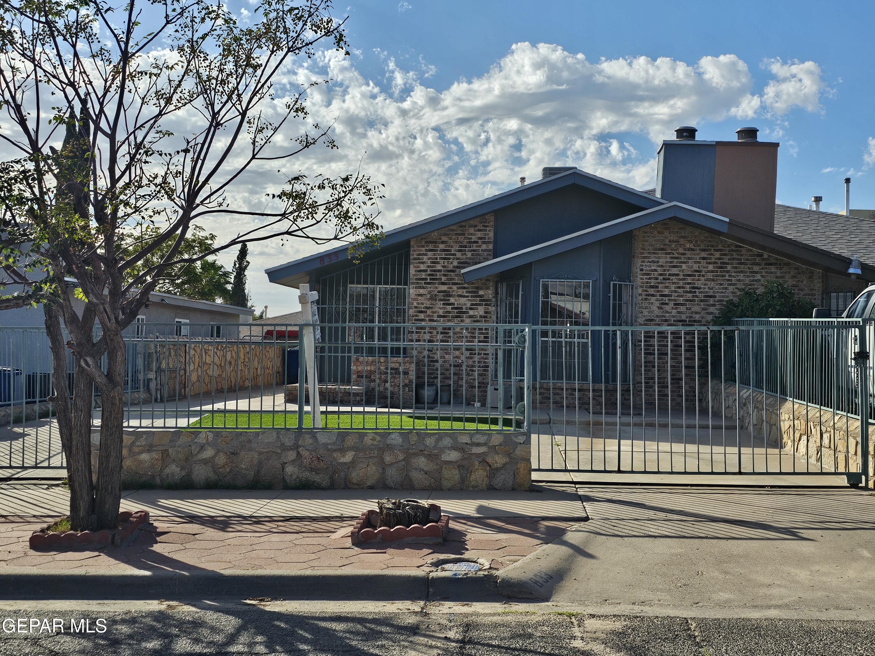 833 DESTELLO Road