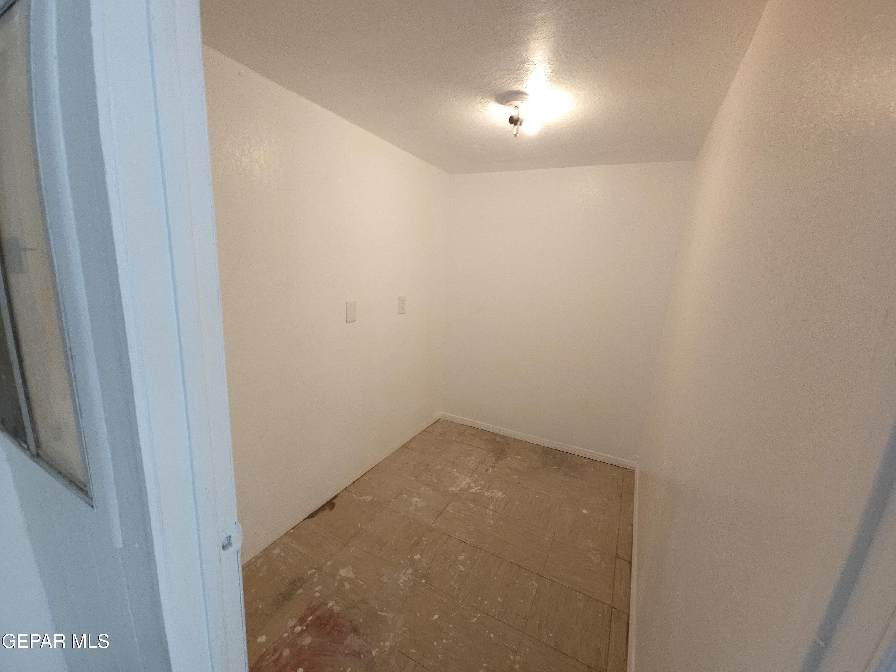 833 DESTELLO Road