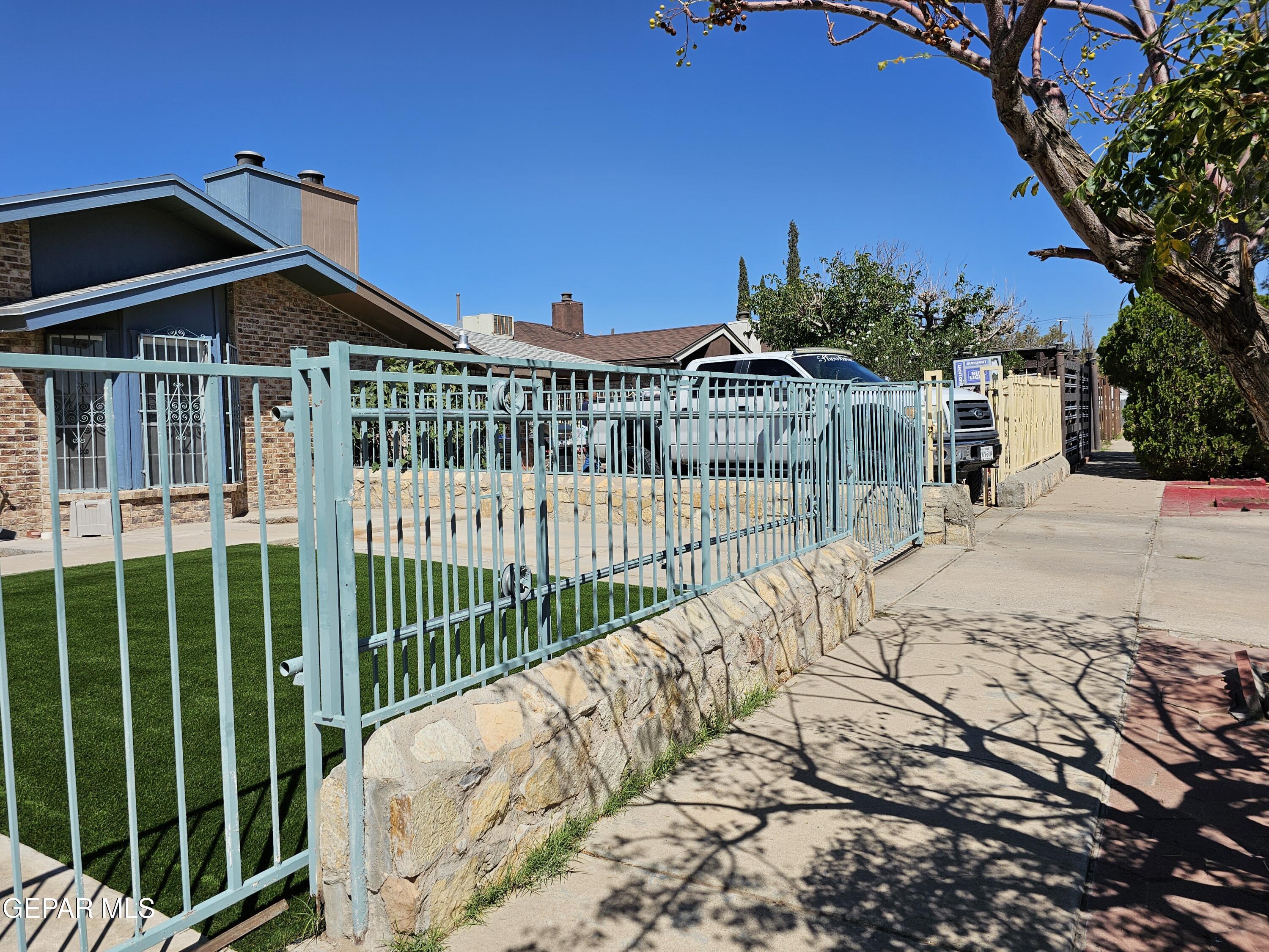 833 DESTELLO Road