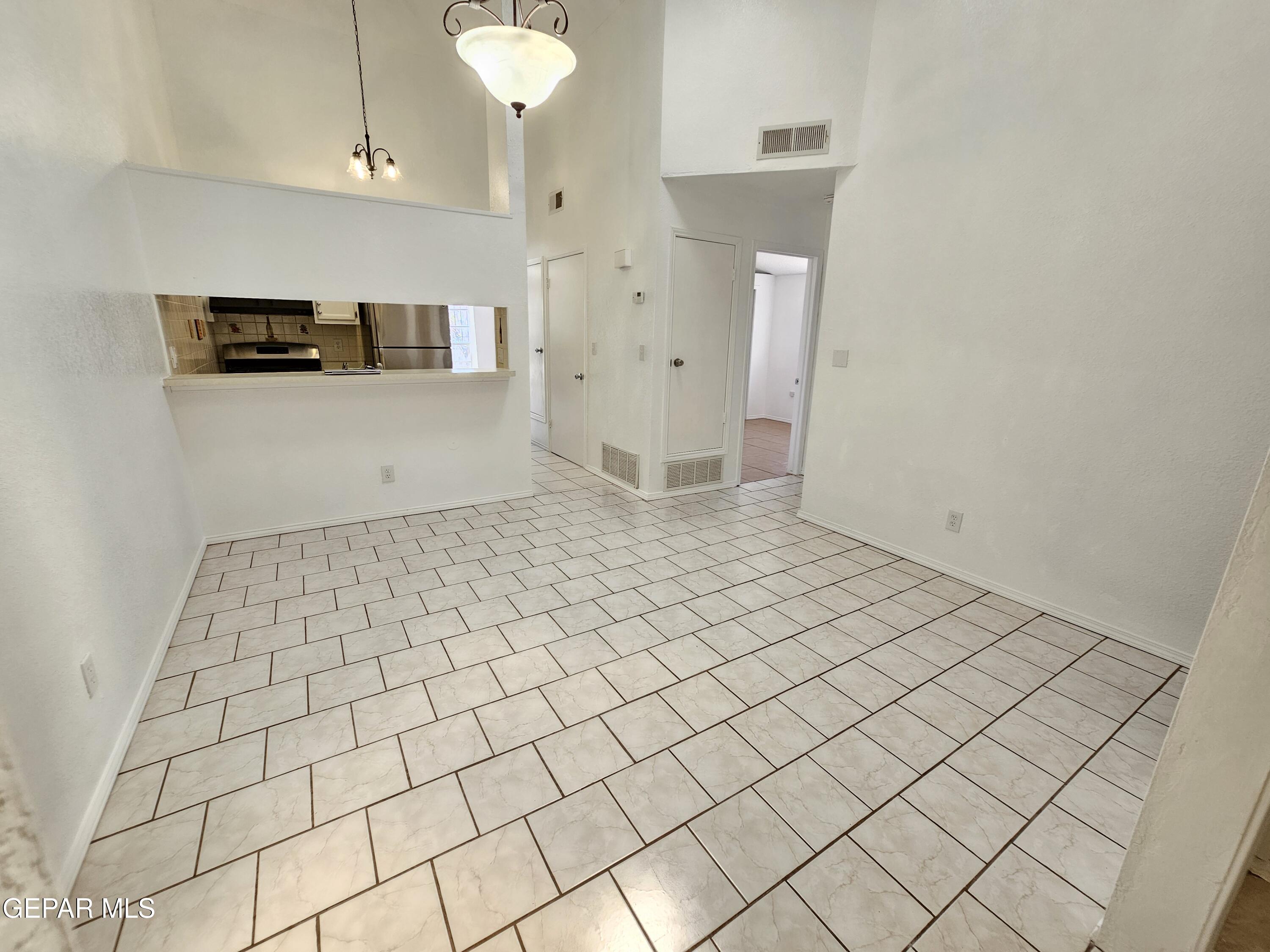 833 DESTELLO Road