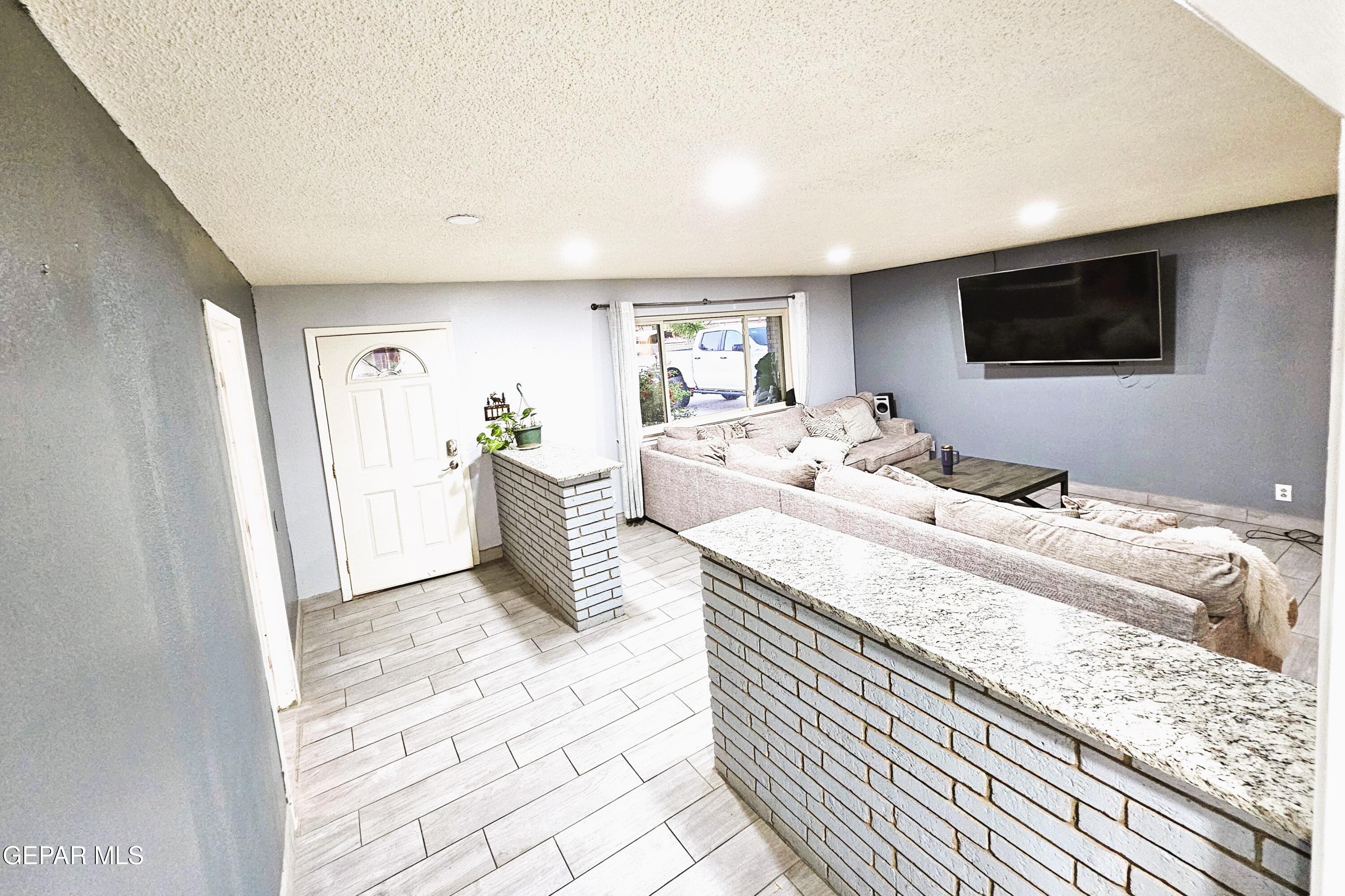 1400 SAN ANDRES Drive
