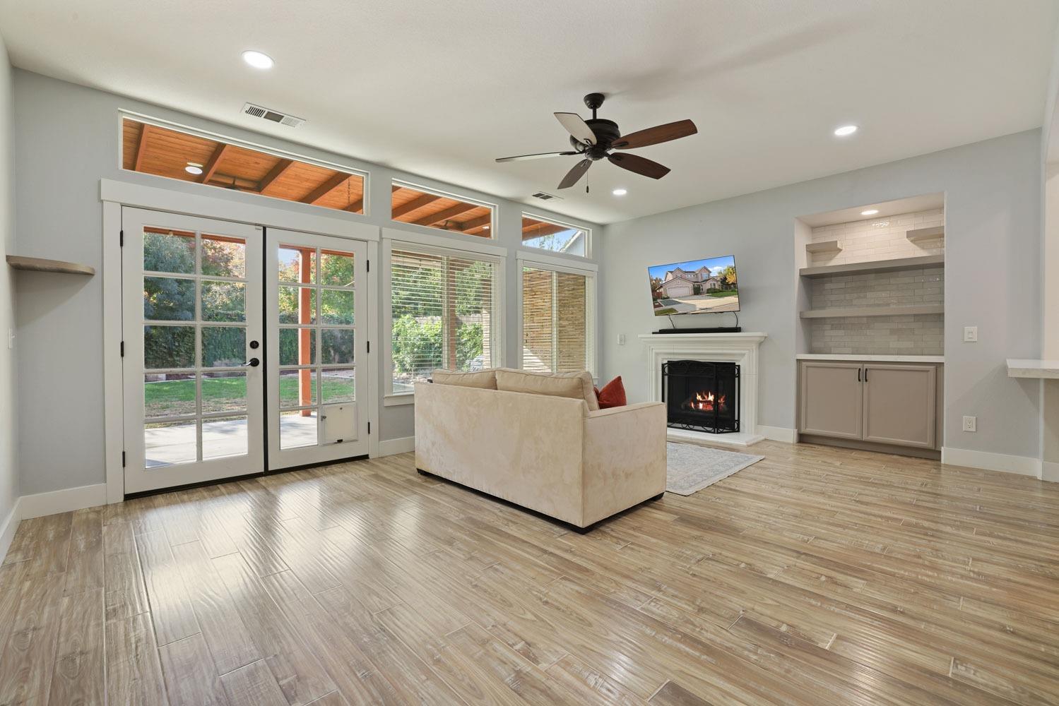 2390 Black Oak Street