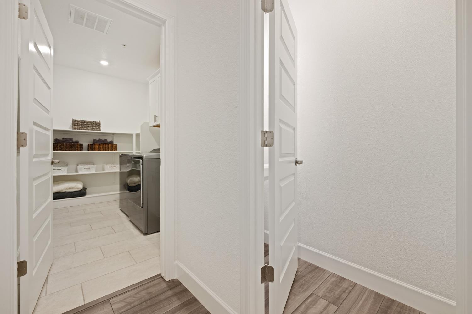 1117 Amelia Way