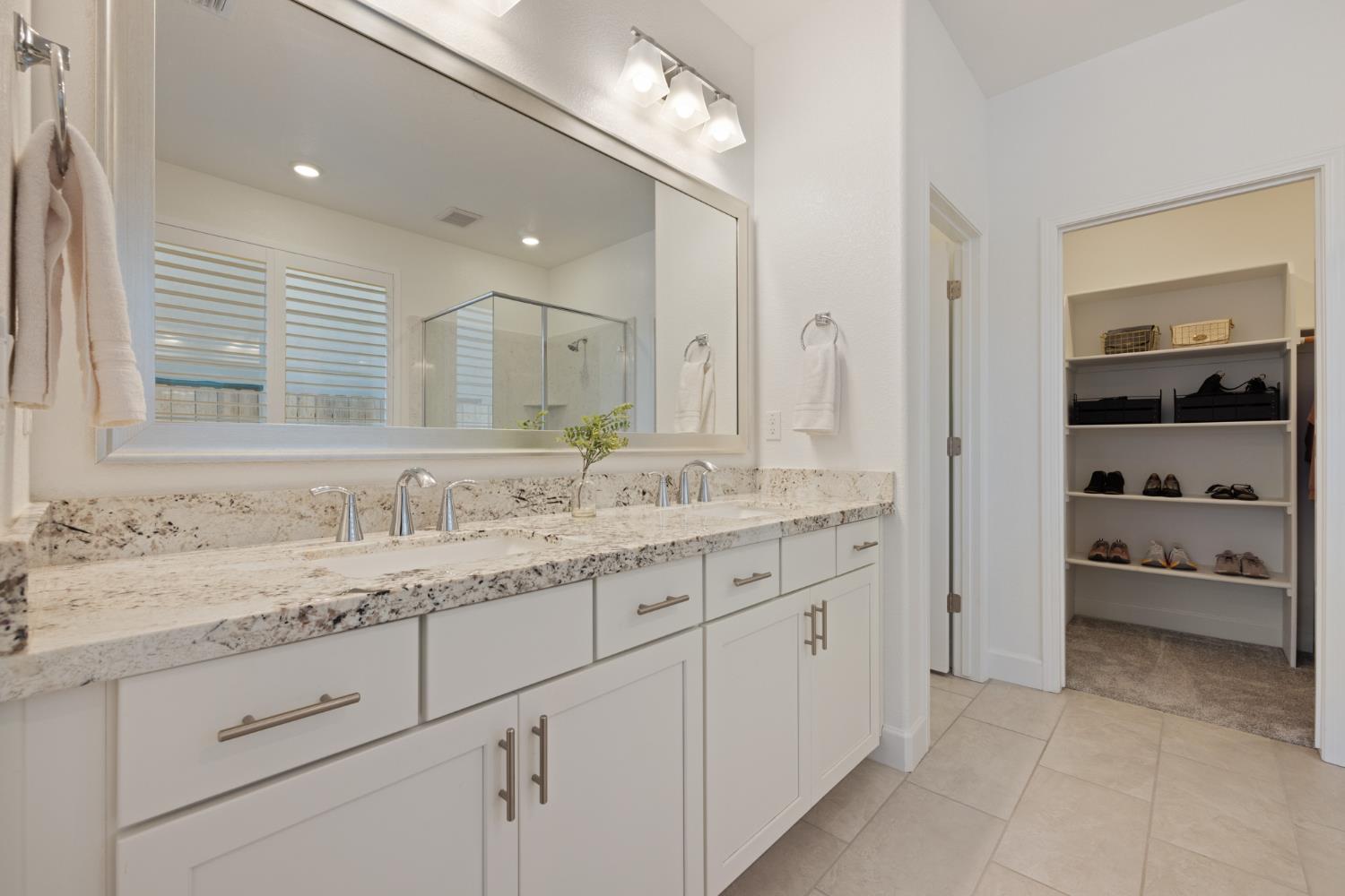 1117 Amelia Way