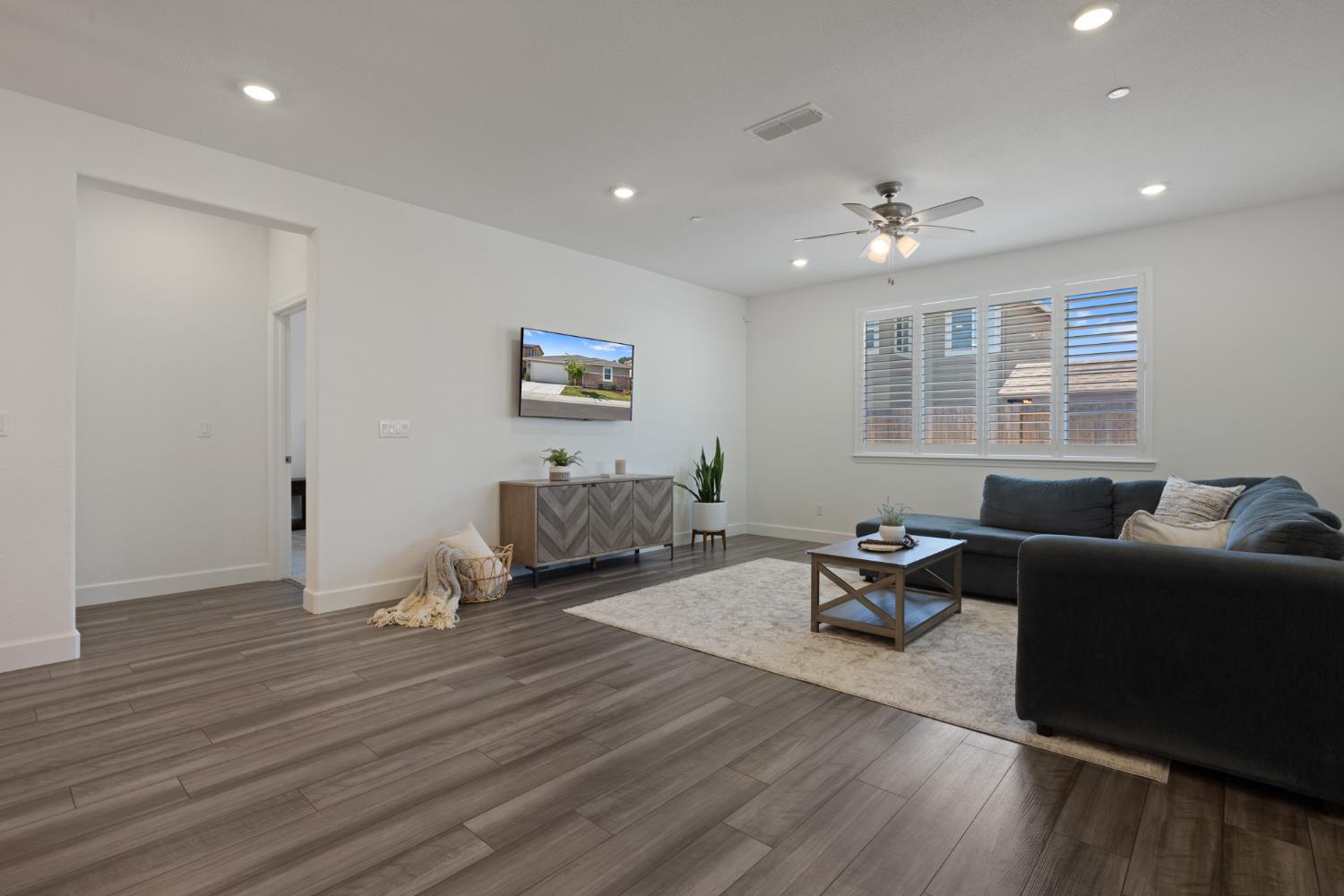 1117 Amelia Way
