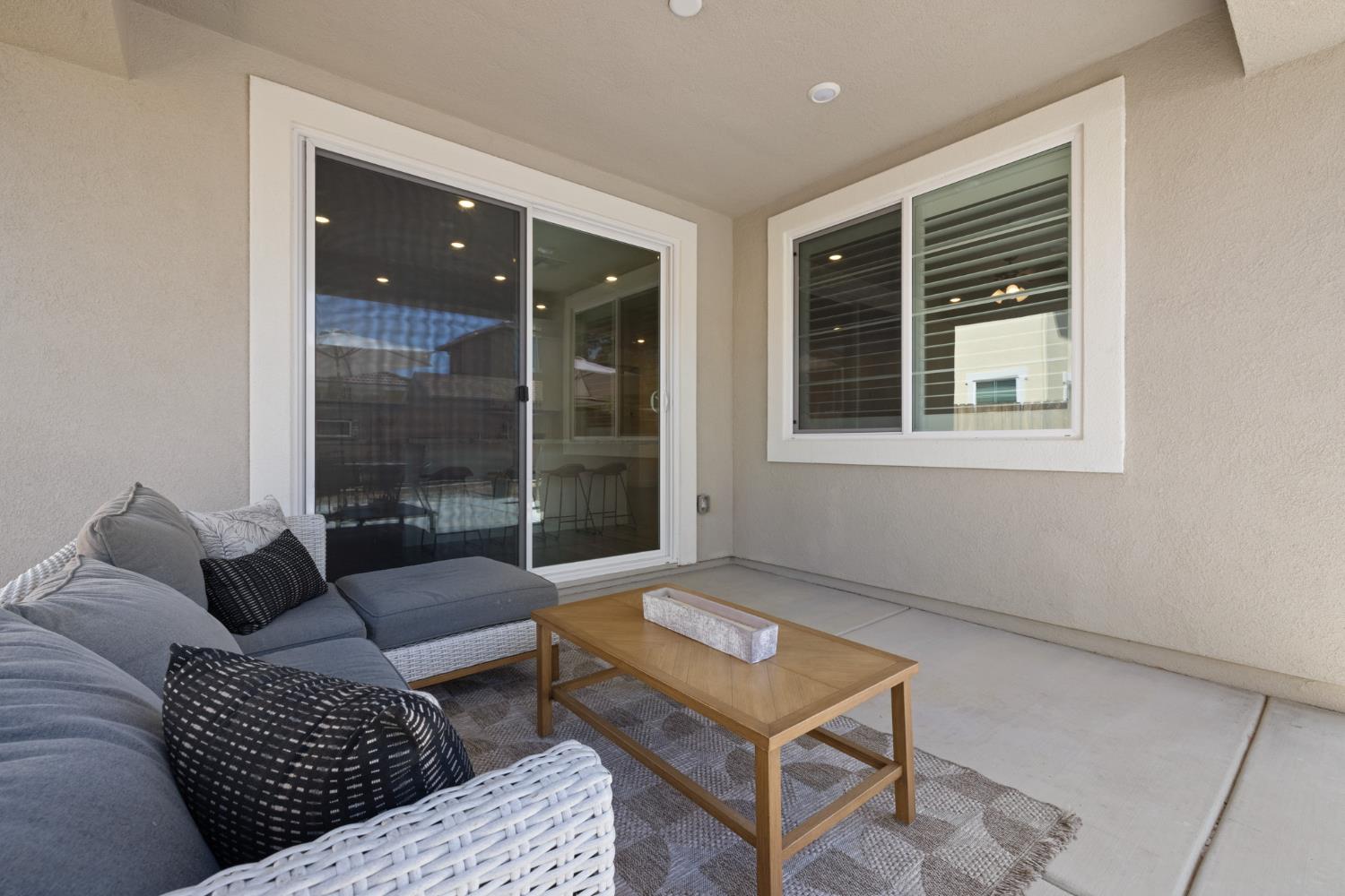 1117 Amelia Way
